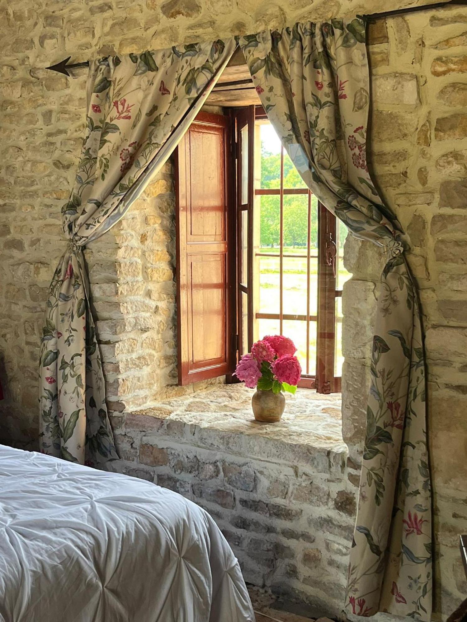 Chambre Dans Tour Du 15Eme Siecle Mauvieres Exterior foto